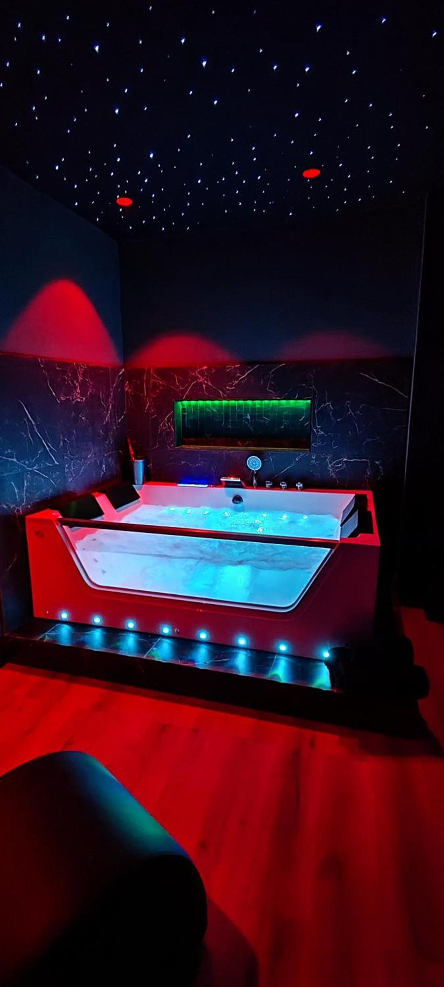 Loveroomxspa Bourg-Saint-Christophe Стая снимка
