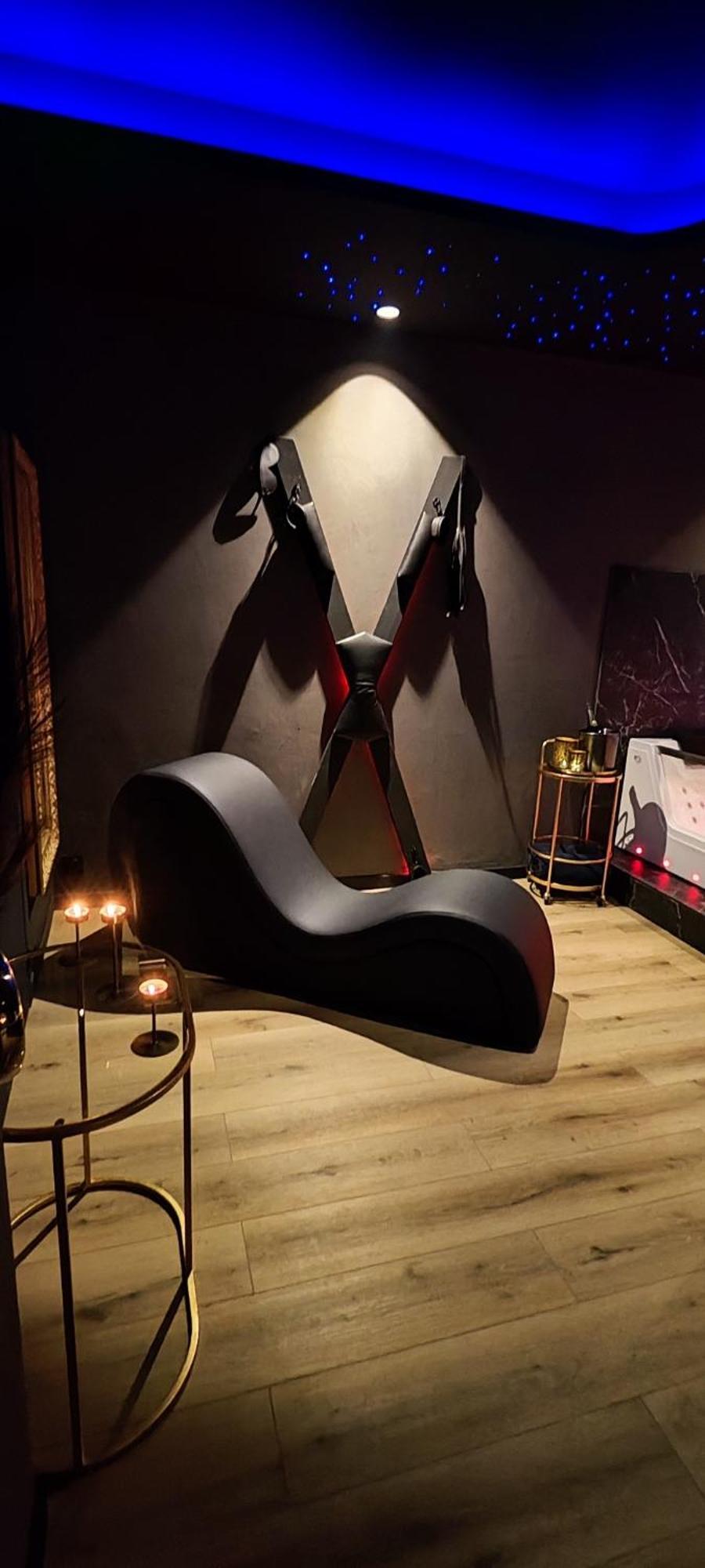 Loveroomxspa Bourg-Saint-Christophe Екстериор снимка
