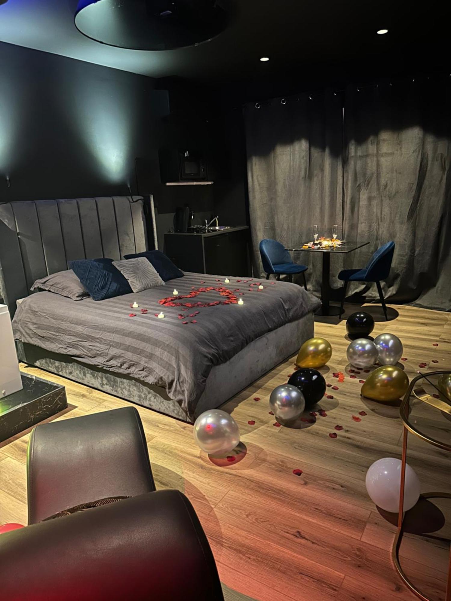 Loveroomxspa Bourg-Saint-Christophe Екстериор снимка