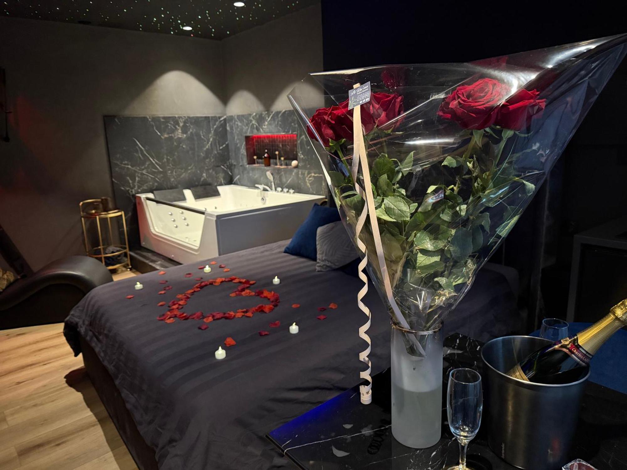 Loveroomxspa Bourg-Saint-Christophe Екстериор снимка